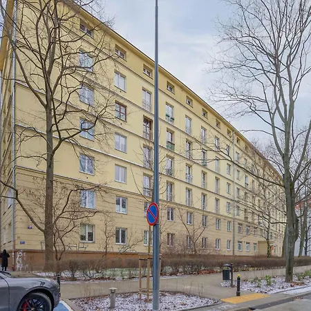 Διαμέρισμα Tasteful And Spacious Two Bedroom By Renters *