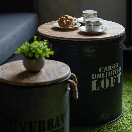 Tasteful And Spacious Two Bedroom By Renters *