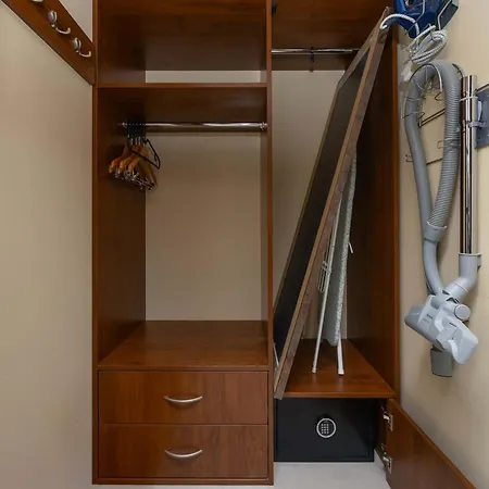 Tasteful And Spacious Two Bedroom By Renters Apartamento Varsóvia