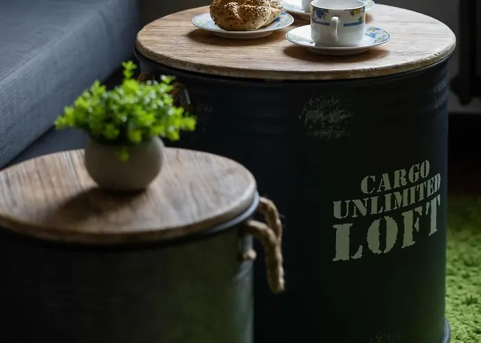 Tasteful And Spacious Two Bedroom By Renters *