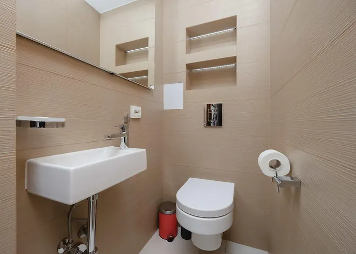 Lejlighed Tasteful And Spacious Two Bedroom By Renters