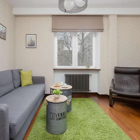 Tasteful And Spacious Two Bedroom By Renters アパート