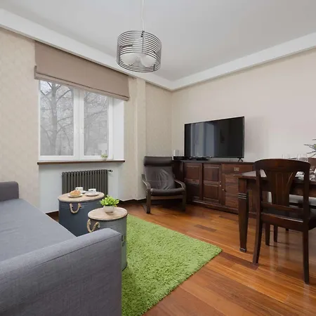 アパート Tasteful And Spacious Two Bedroom By Renters ワルシャワ